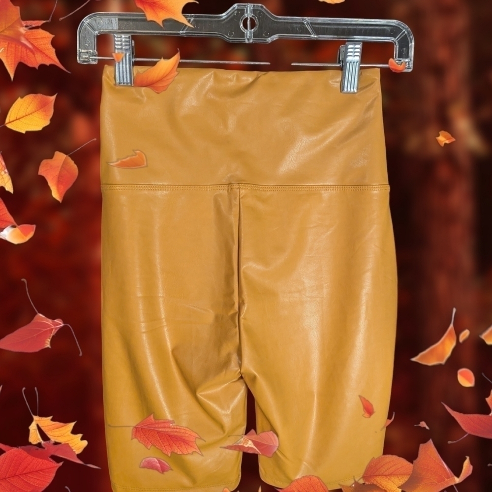 Like New Zenana Pleather Bike Shorts size small - Picture 4 of 6